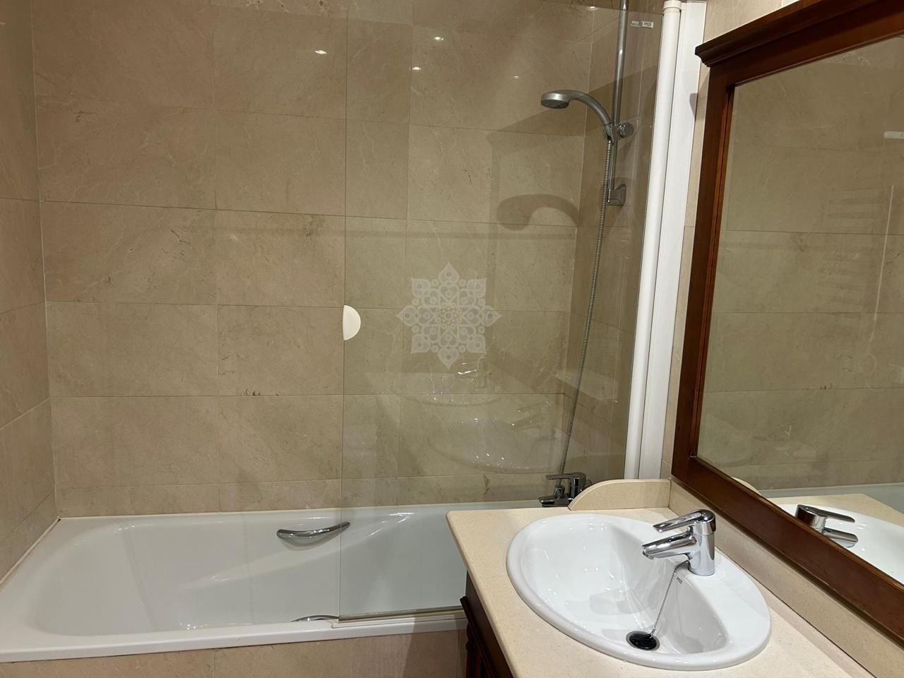 Apartment in Los Arqueros, Benahavis