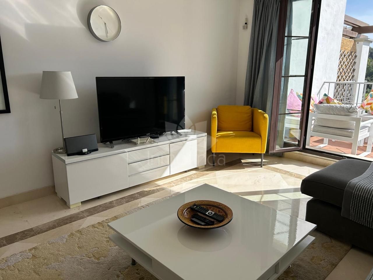 Apartment in Los Arqueros, Benahavis