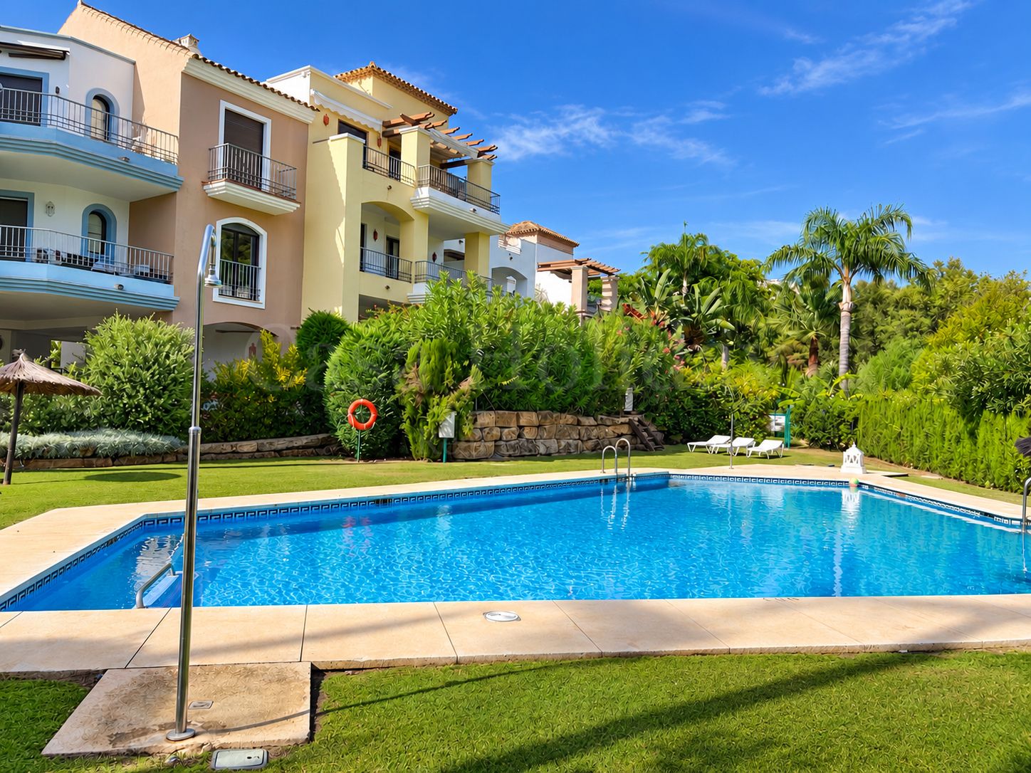 Apartamento en Los Arqueros, Benahavis