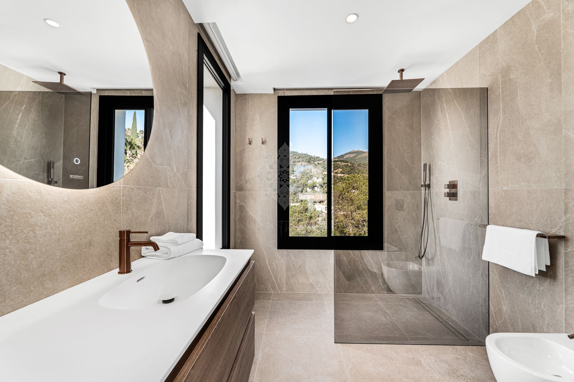 Villa in El Madroñal, Benahavis
