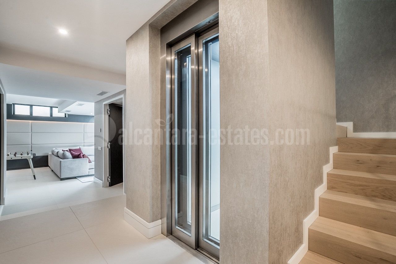 Villa in Golden Mile, Marbella