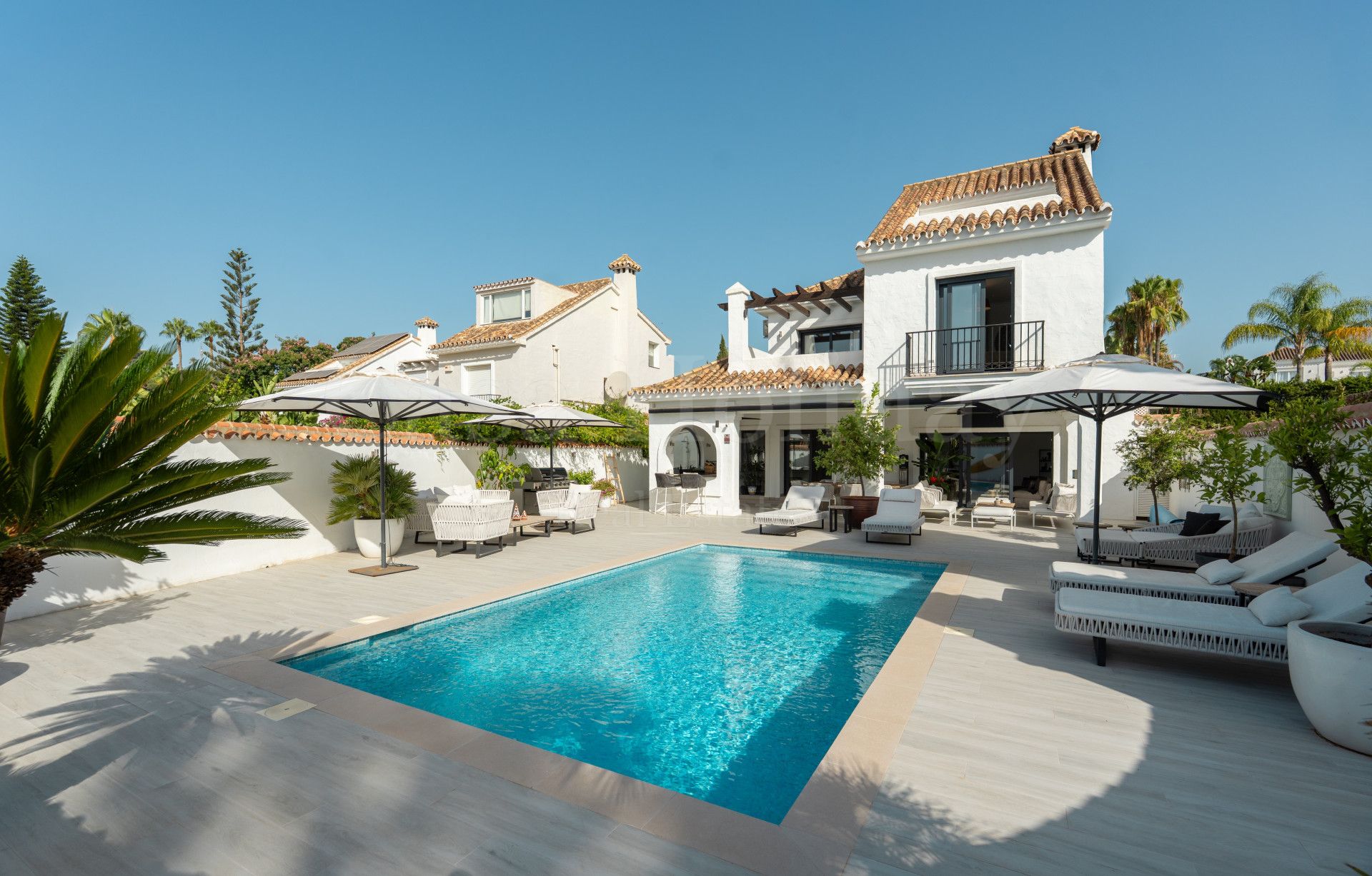 Villa in Parcelas del Golf, Marbella