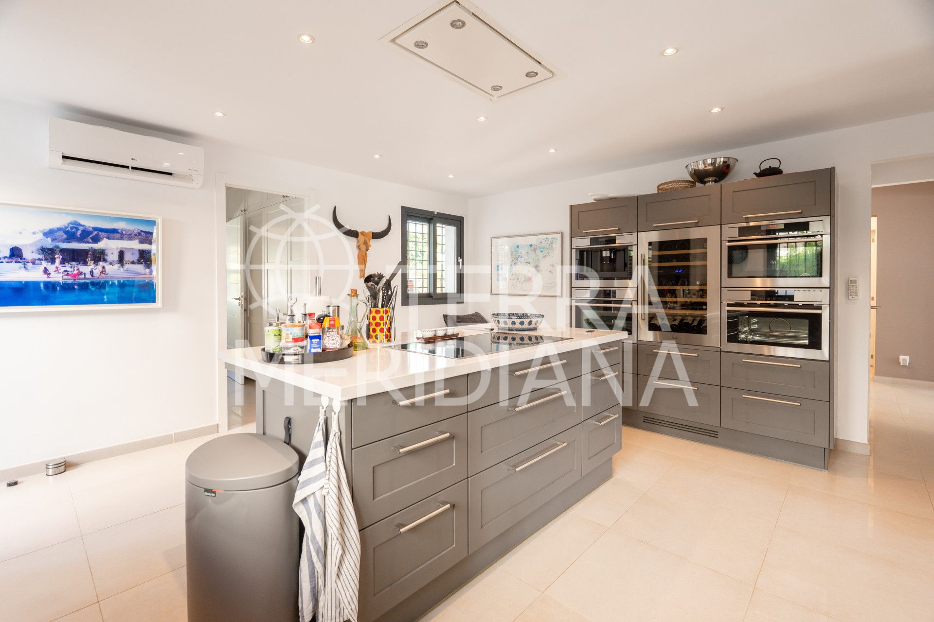Villa in Parcelas del Golf, Marbella