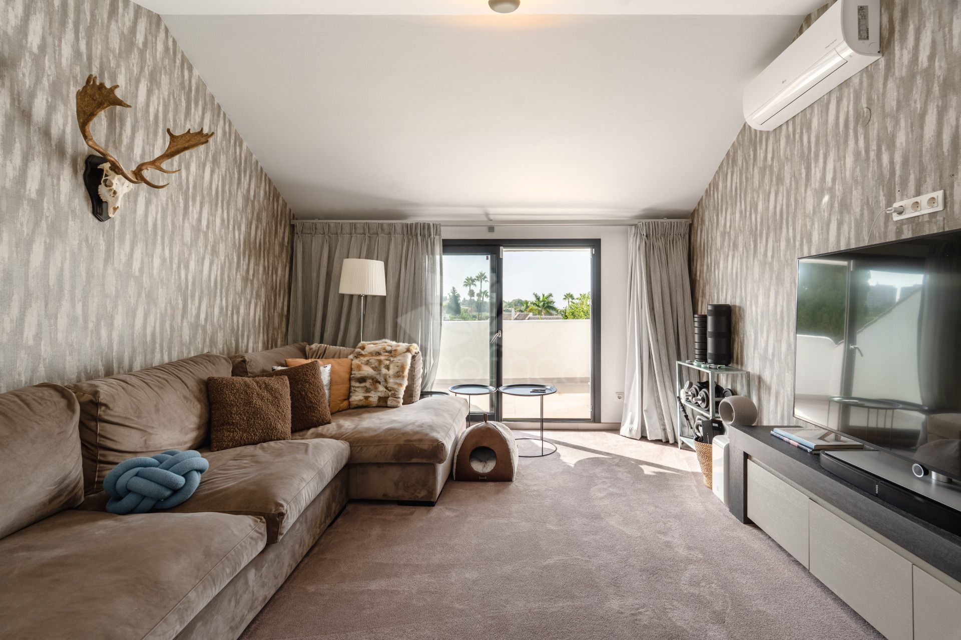 Villa in Parcelas del Golf, Marbella