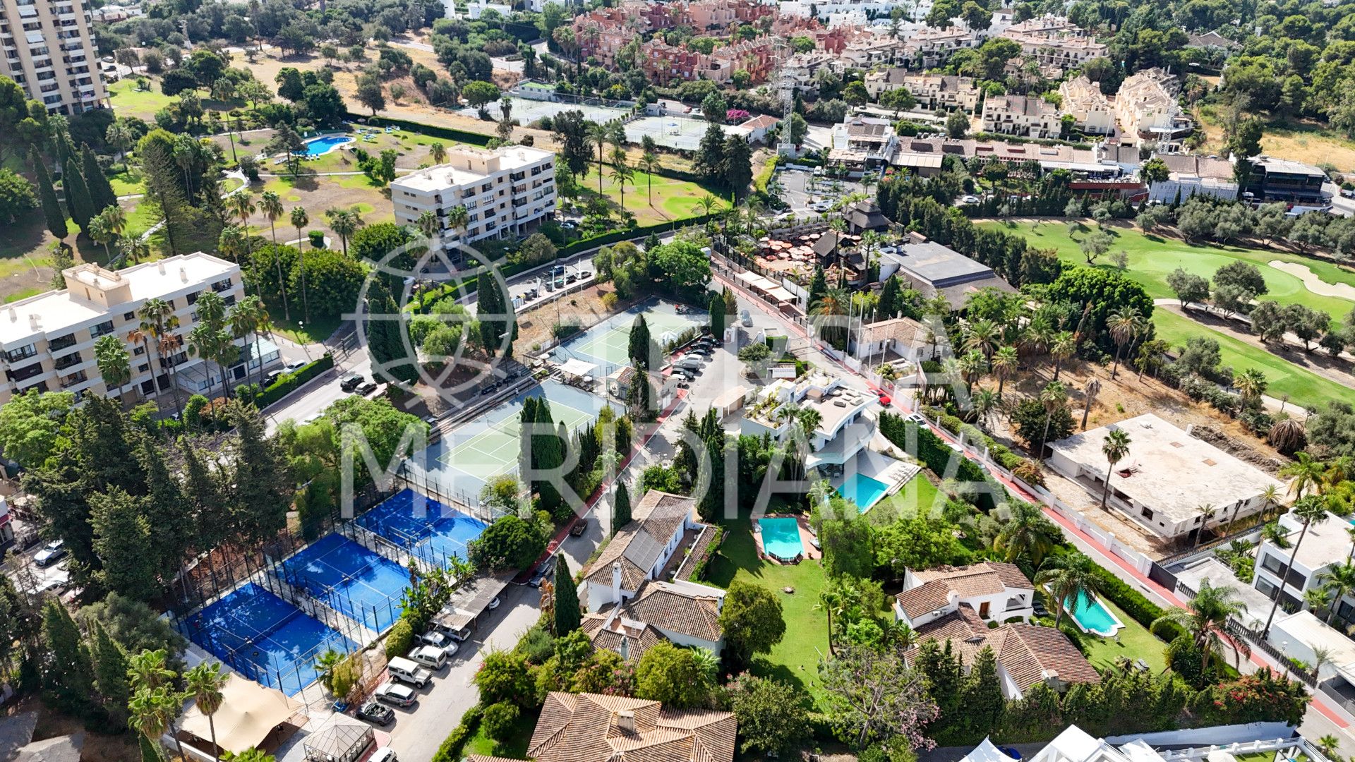 Villa in Parcelas del Golf, Marbella