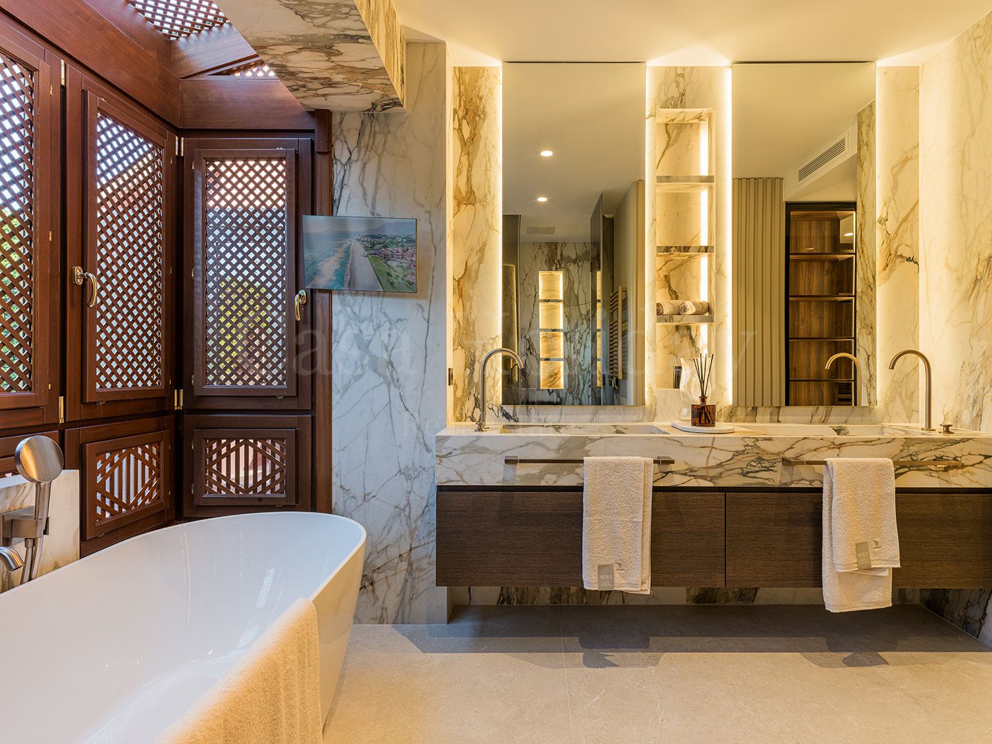 Atico Duplex en Torre Bermeja, Estepona