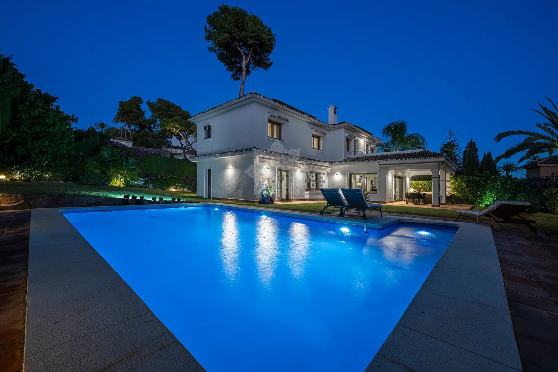 Villa en Los Monteros Playa, Marbella