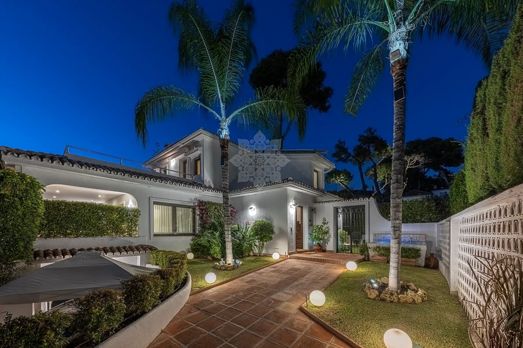 Villa en Los Monteros Playa, Marbella