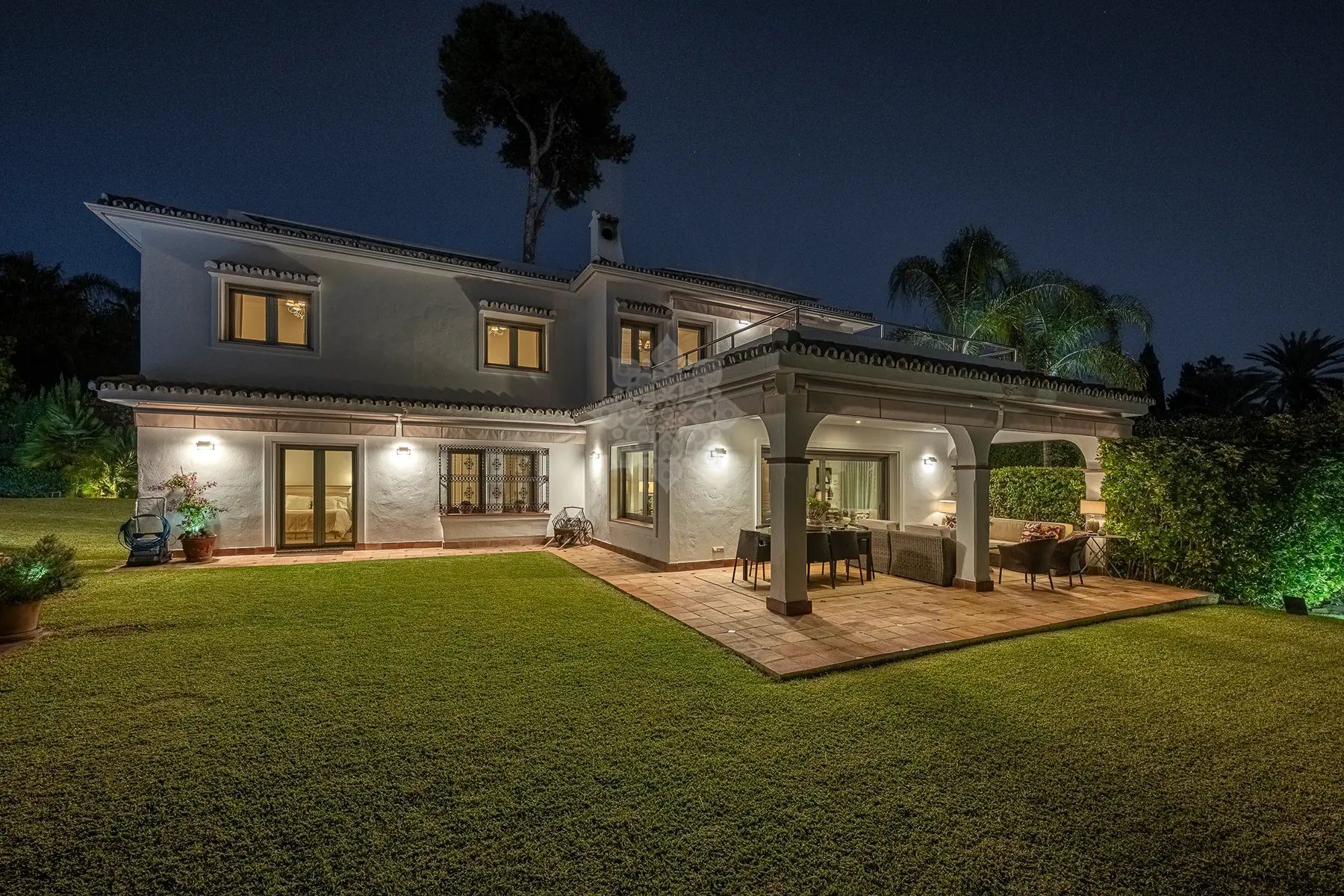 Villa en Los Monteros Playa, Marbella