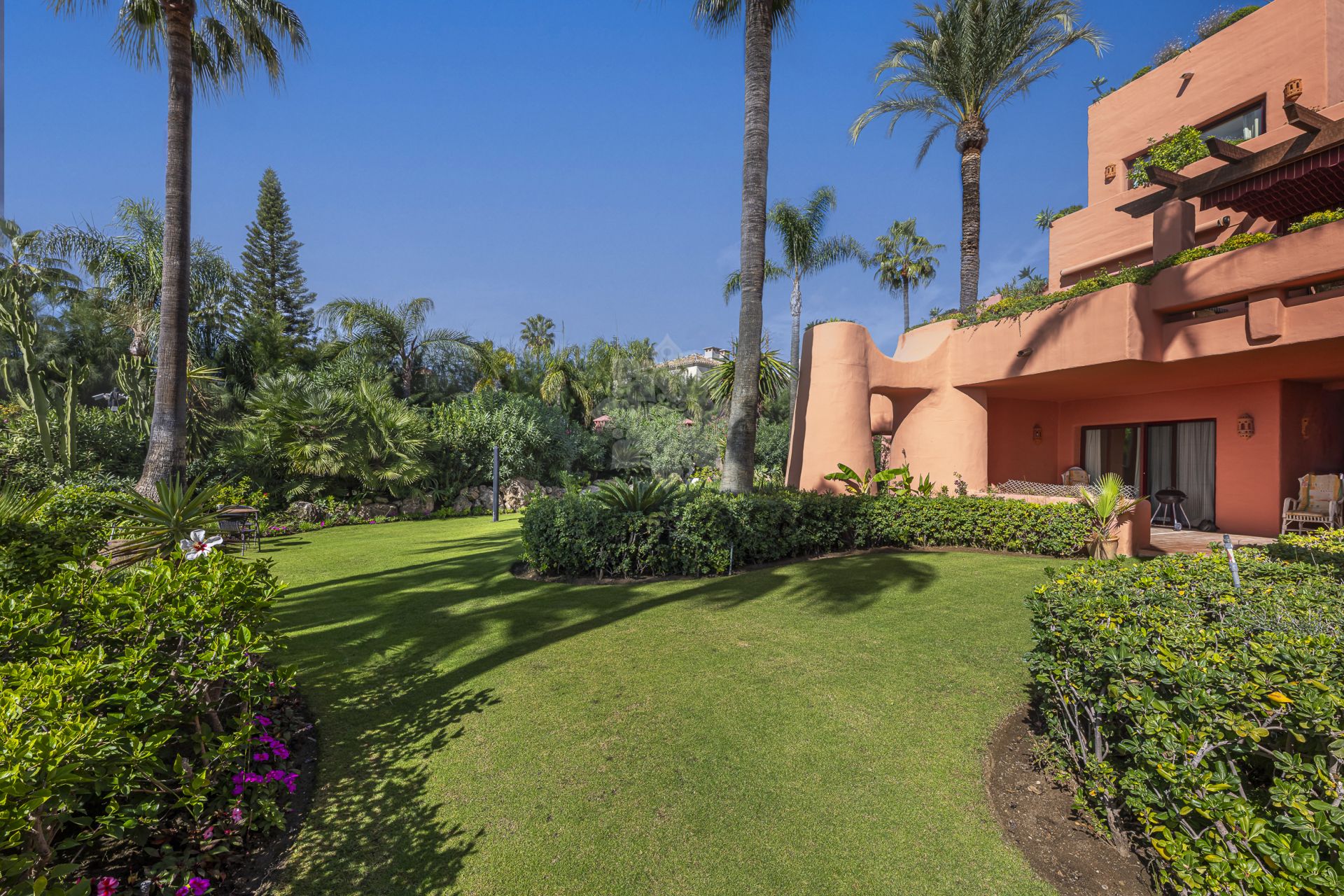 Ground Floor Apartment in Cabo Bermejo, Estepona