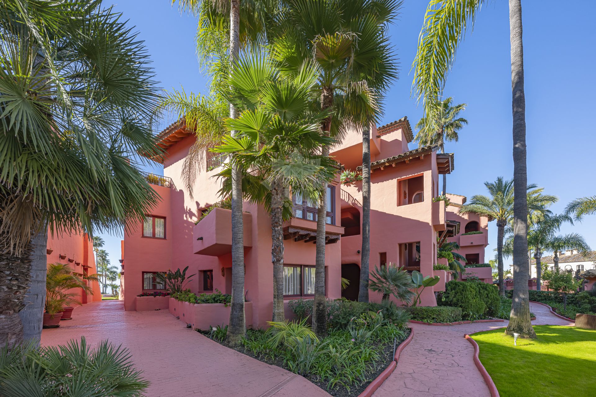 Ground Floor Apartment in Cabo Bermejo, Estepona