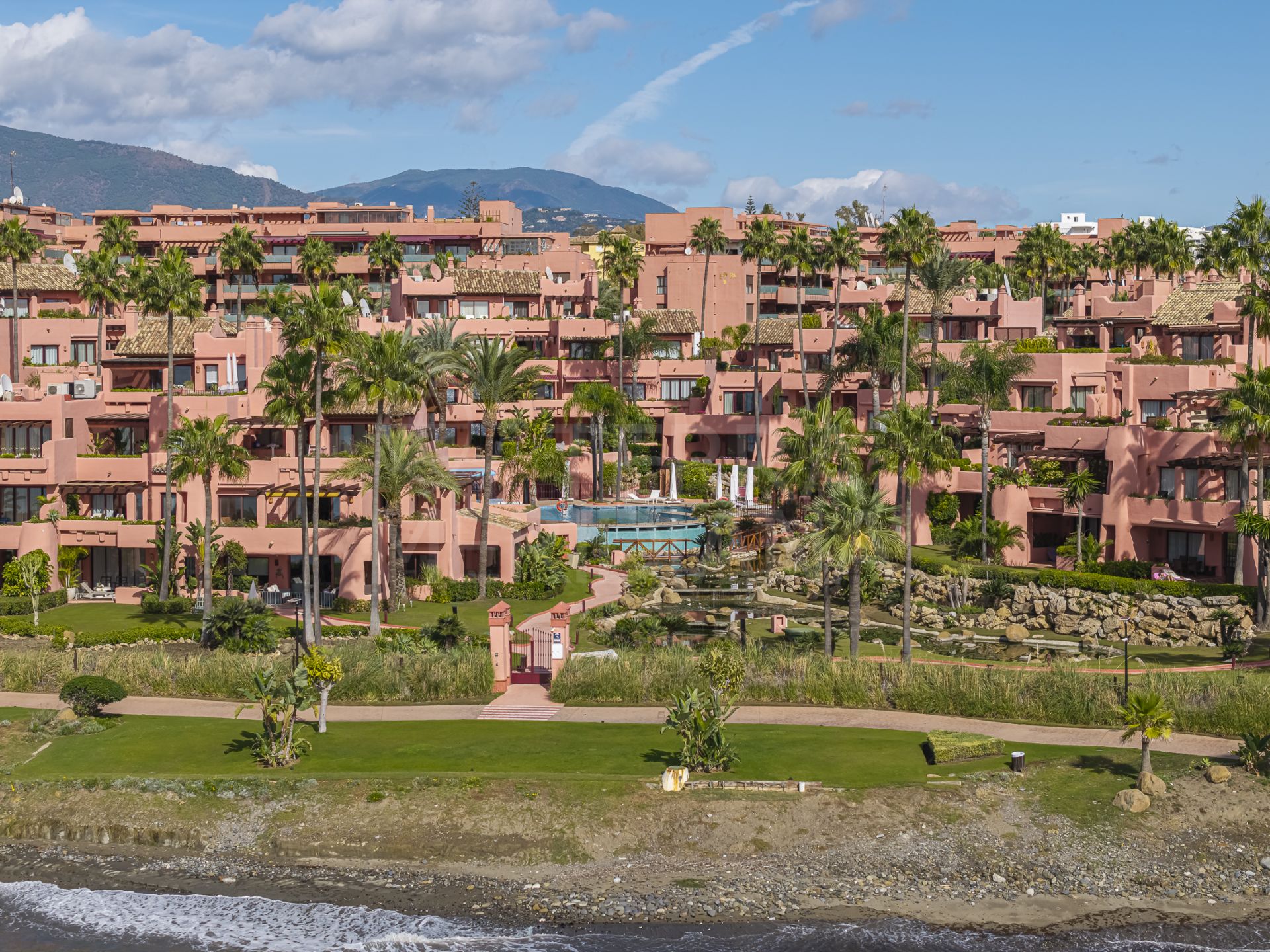 Ground Floor Apartment in Cabo Bermejo, Estepona