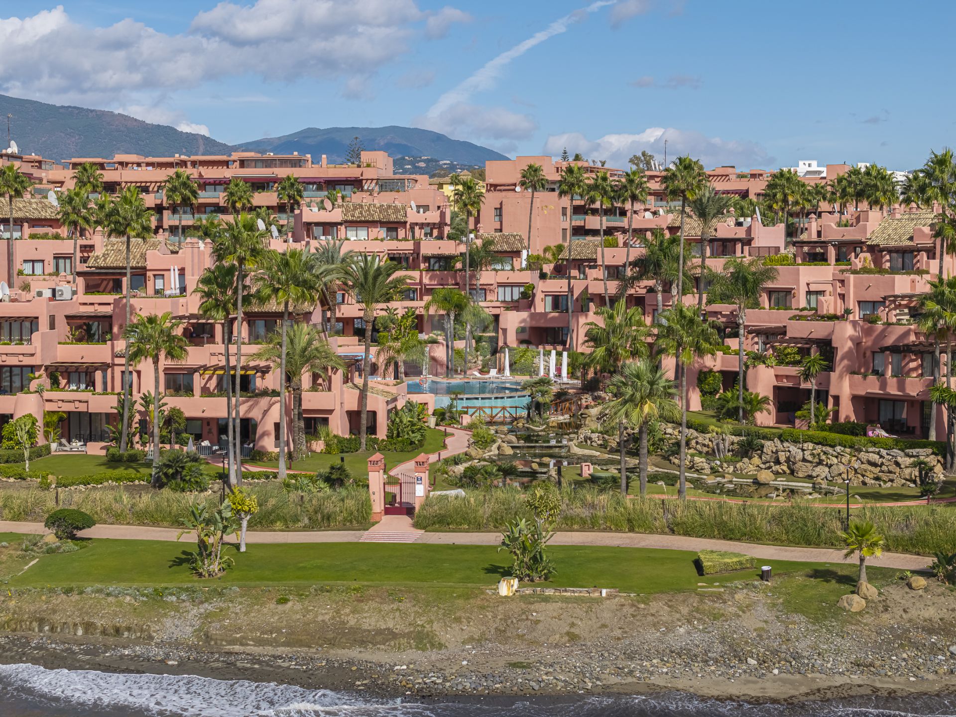 Ground Floor Apartment in Cabo Bermejo, Estepona