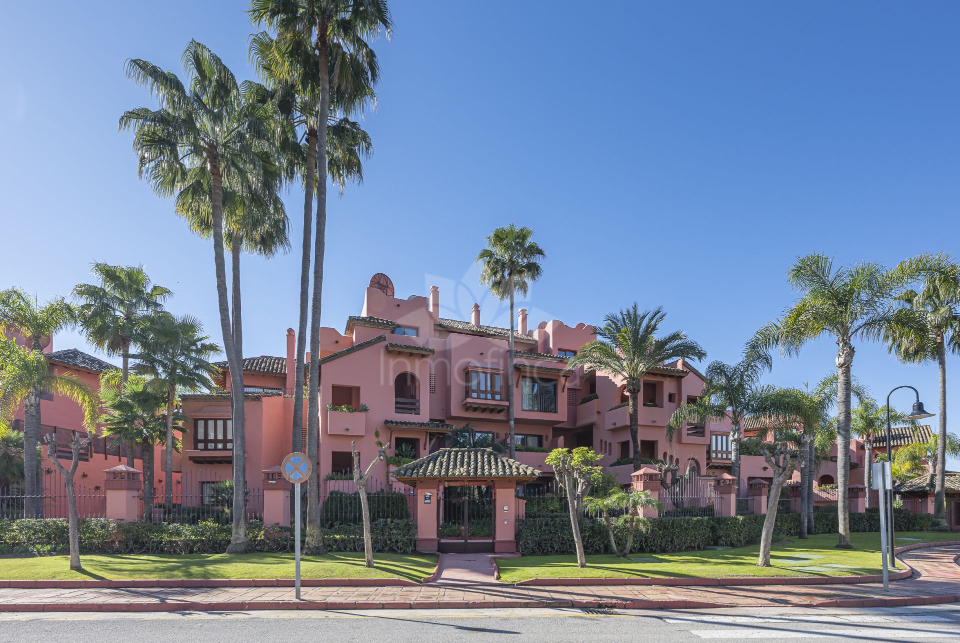 Ground Floor Apartment in Cabo Bermejo, Estepona