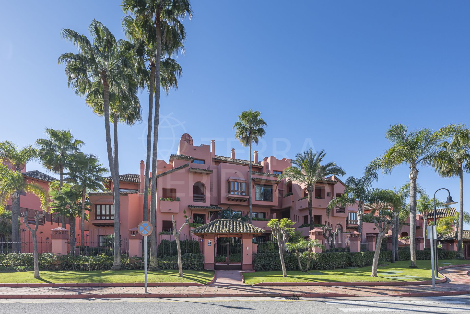 Ground Floor Apartment in Cabo Bermejo, Estepona