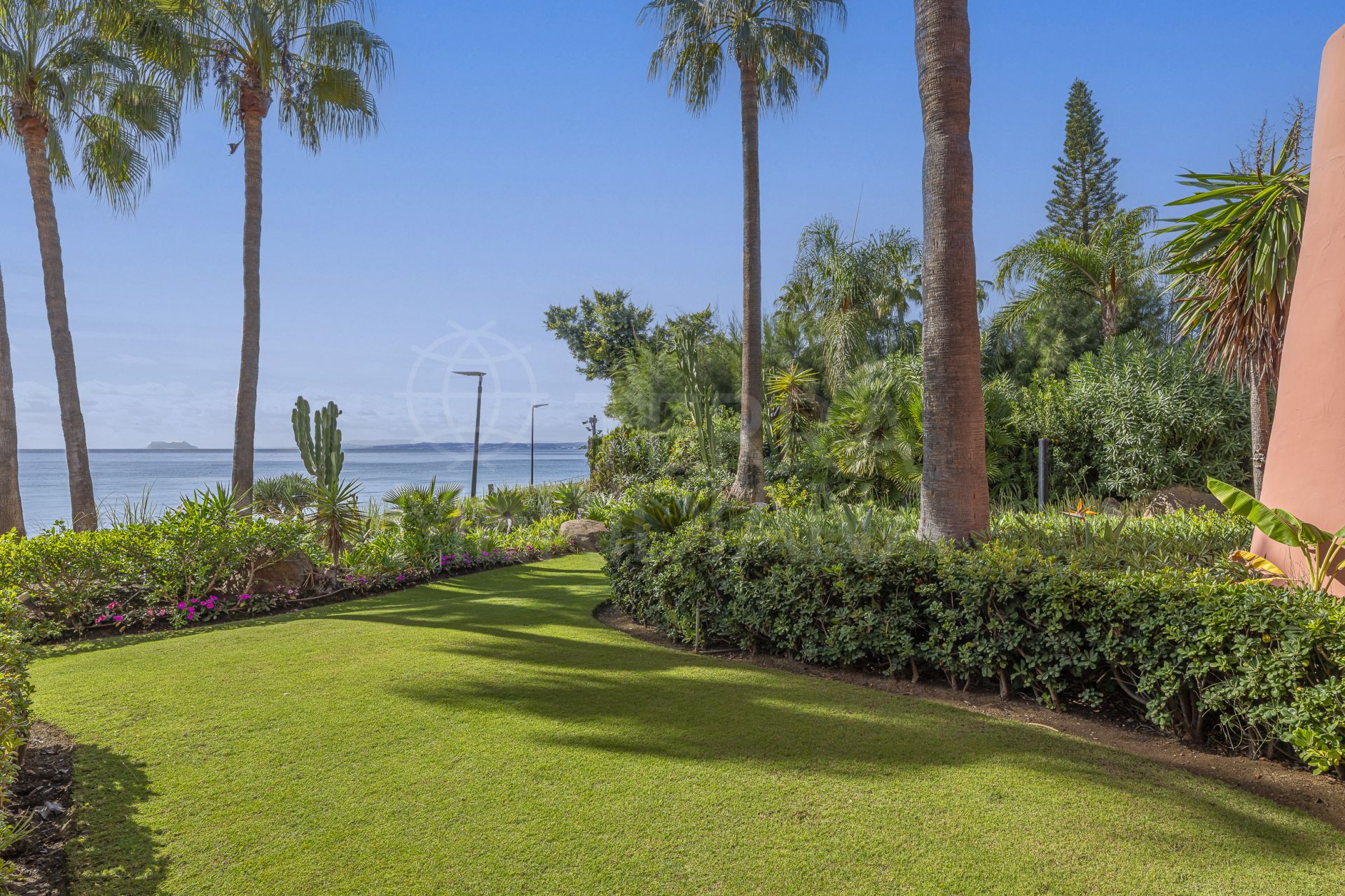 Ground Floor Apartment in Cabo Bermejo, Estepona