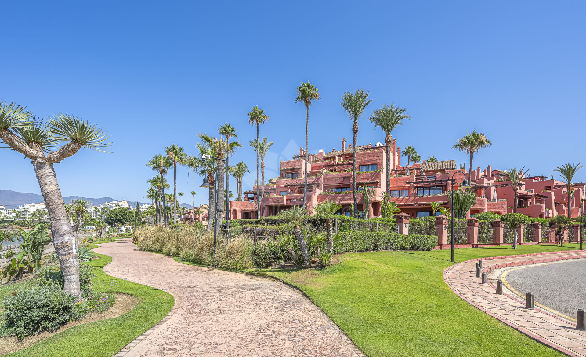 Ground Floor Apartment in Menara Beach, Estepona