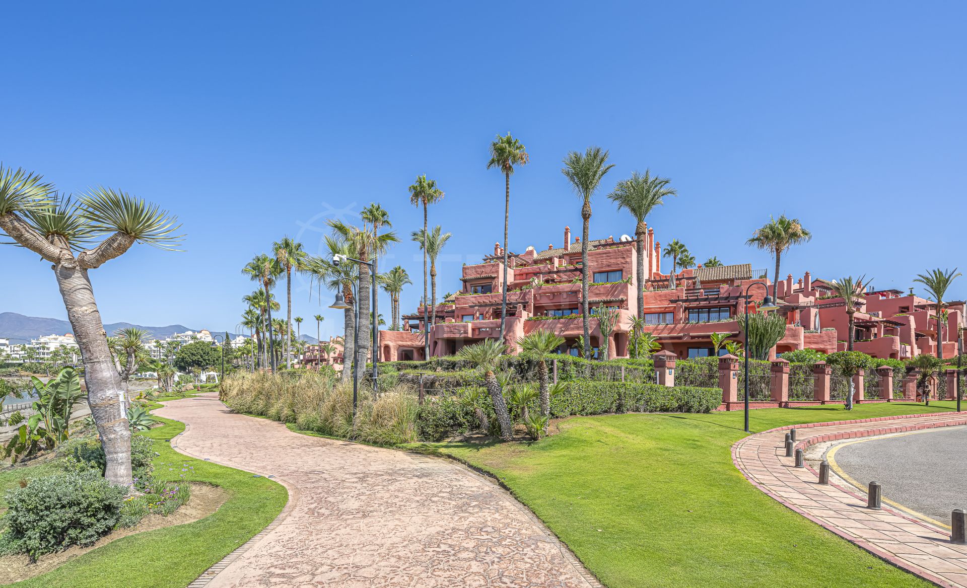 Ground Floor Apartment in Menara Beach, Estepona