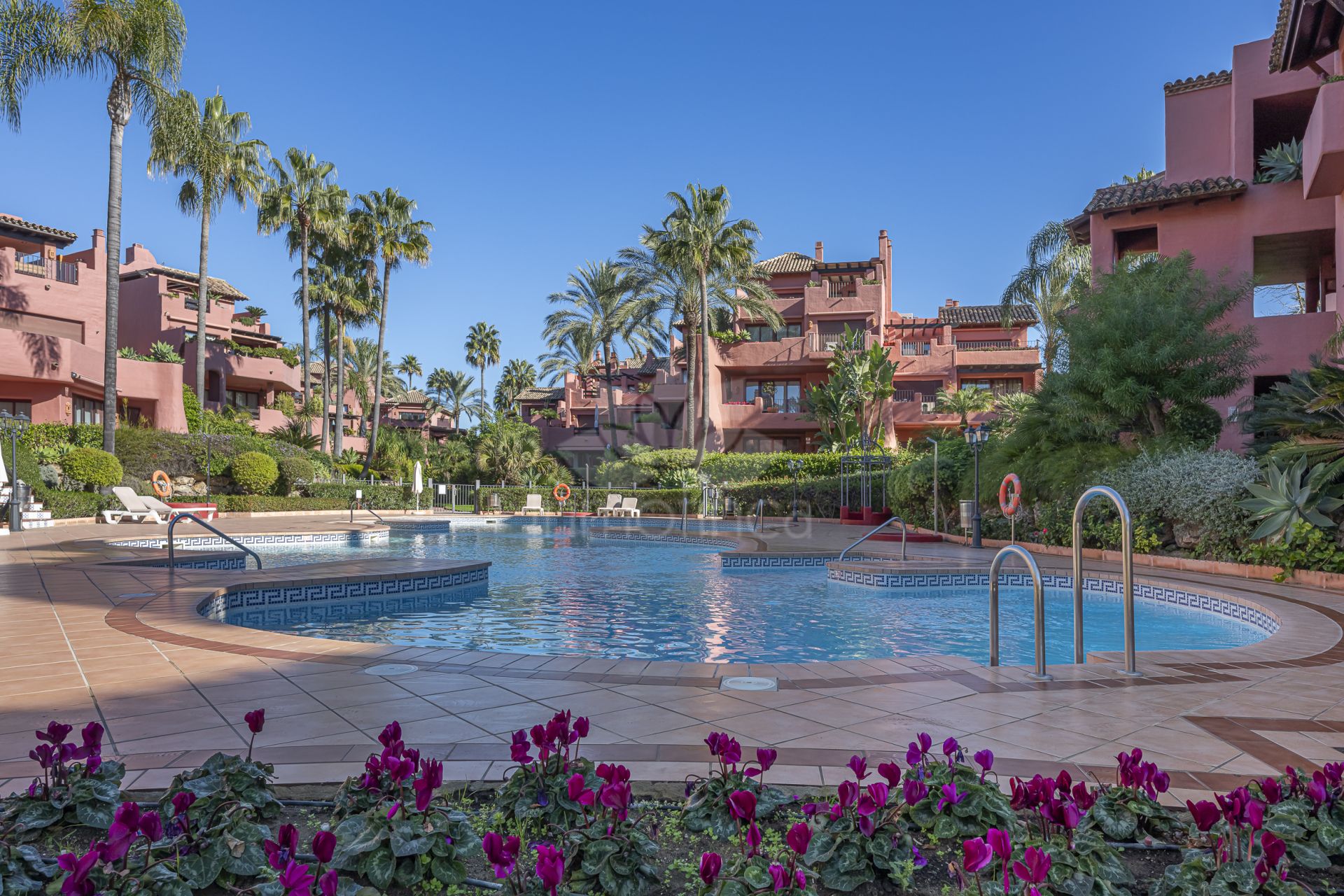 Ground Floor Apartment in Menara Beach, Estepona