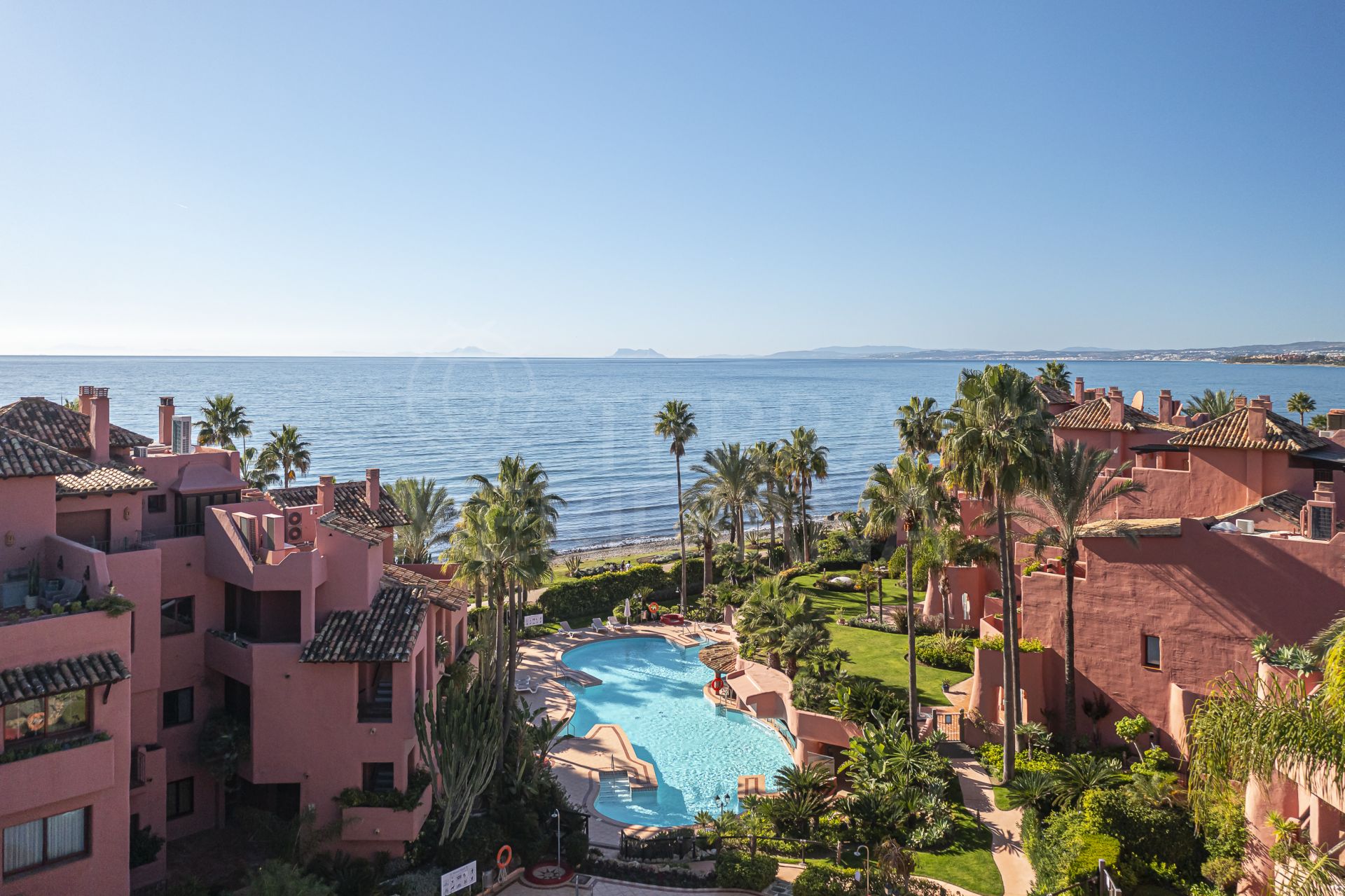 Ground Floor Apartment in Menara Beach, Estepona