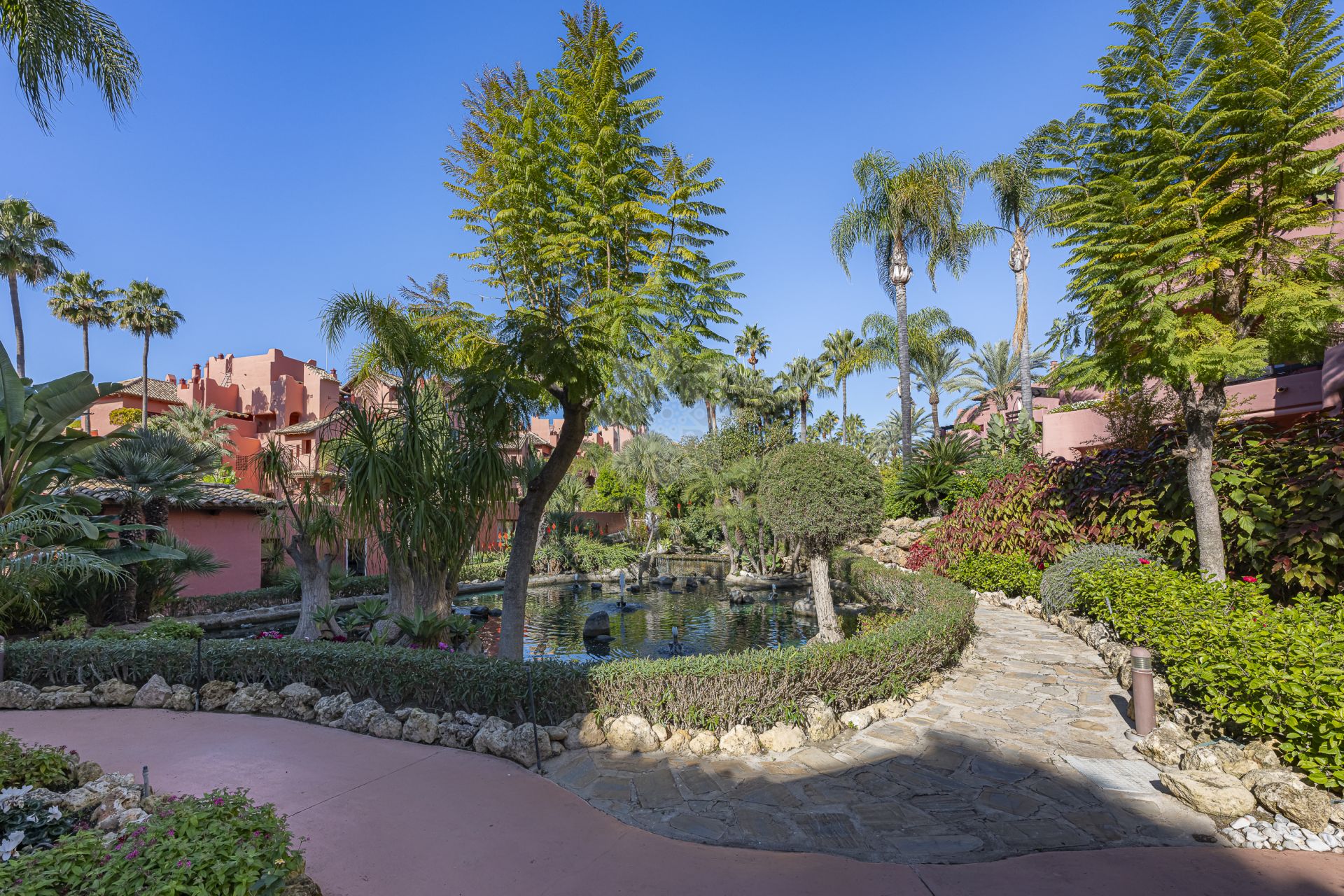 Ground Floor Apartment in Menara Beach, Estepona