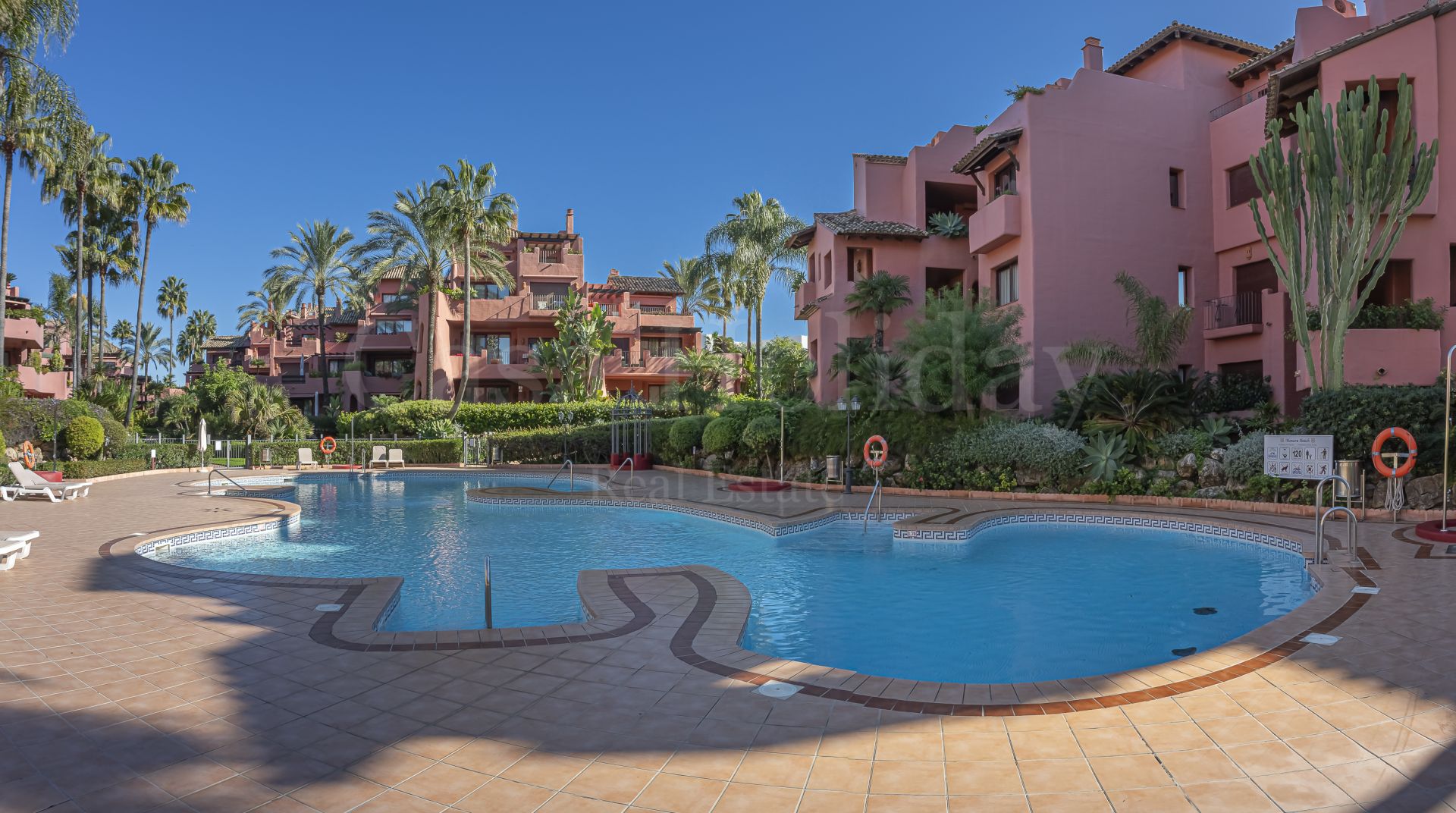 Apartamento Planta Baja en Menara Beach, Estepona