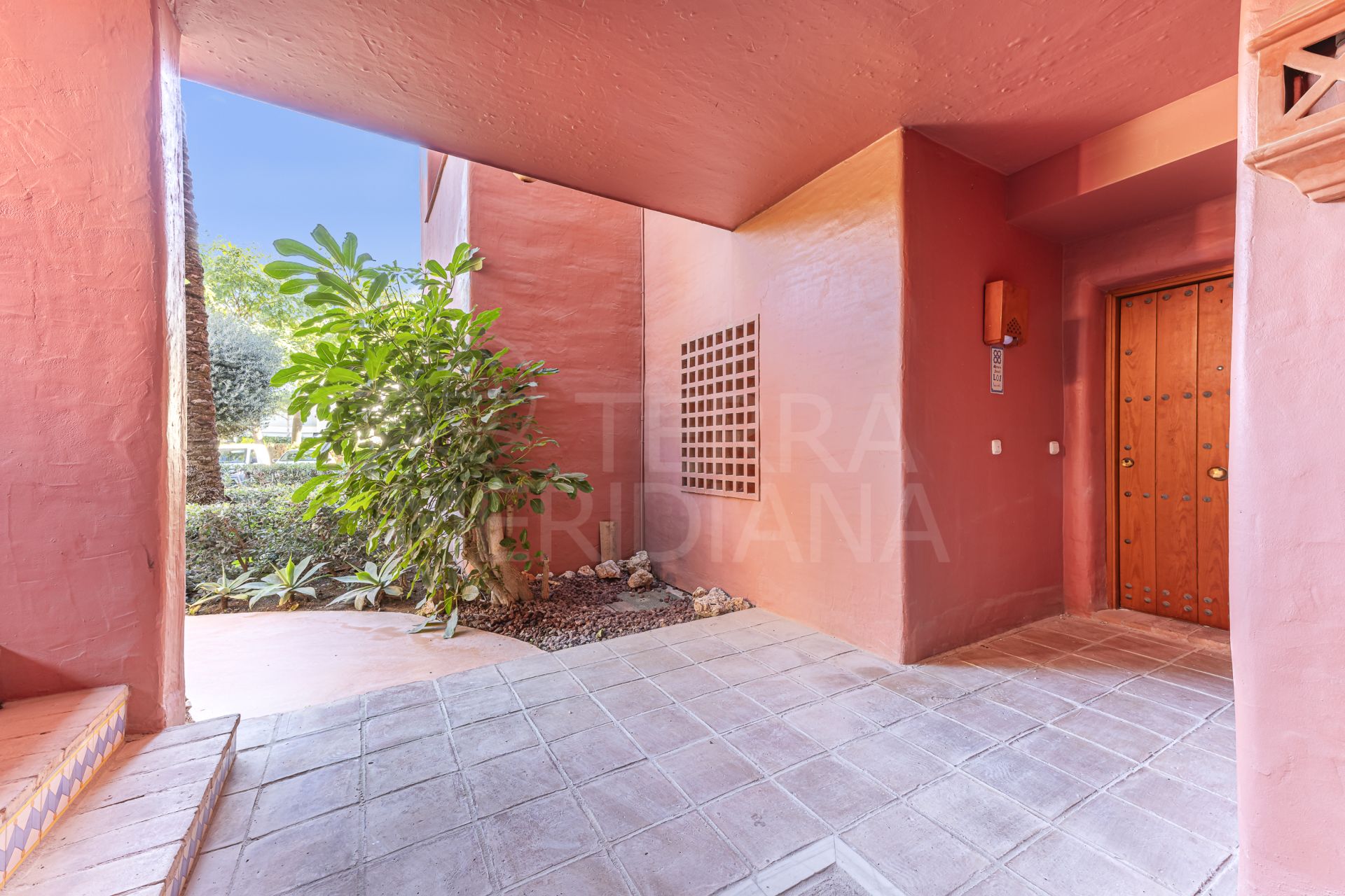 Ground Floor Apartment in Menara Beach, Estepona