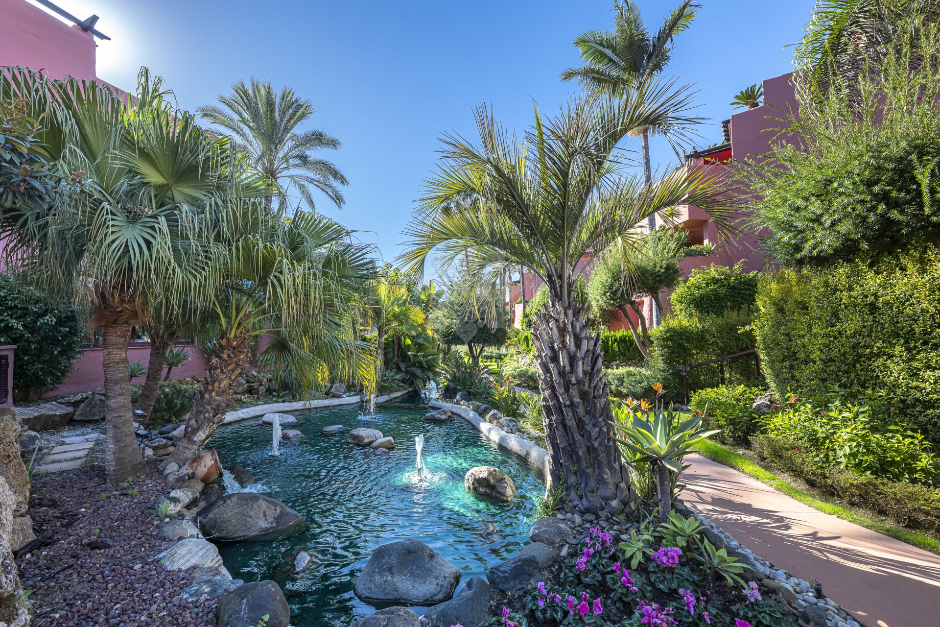Ground Floor Apartment in Menara Beach, Estepona