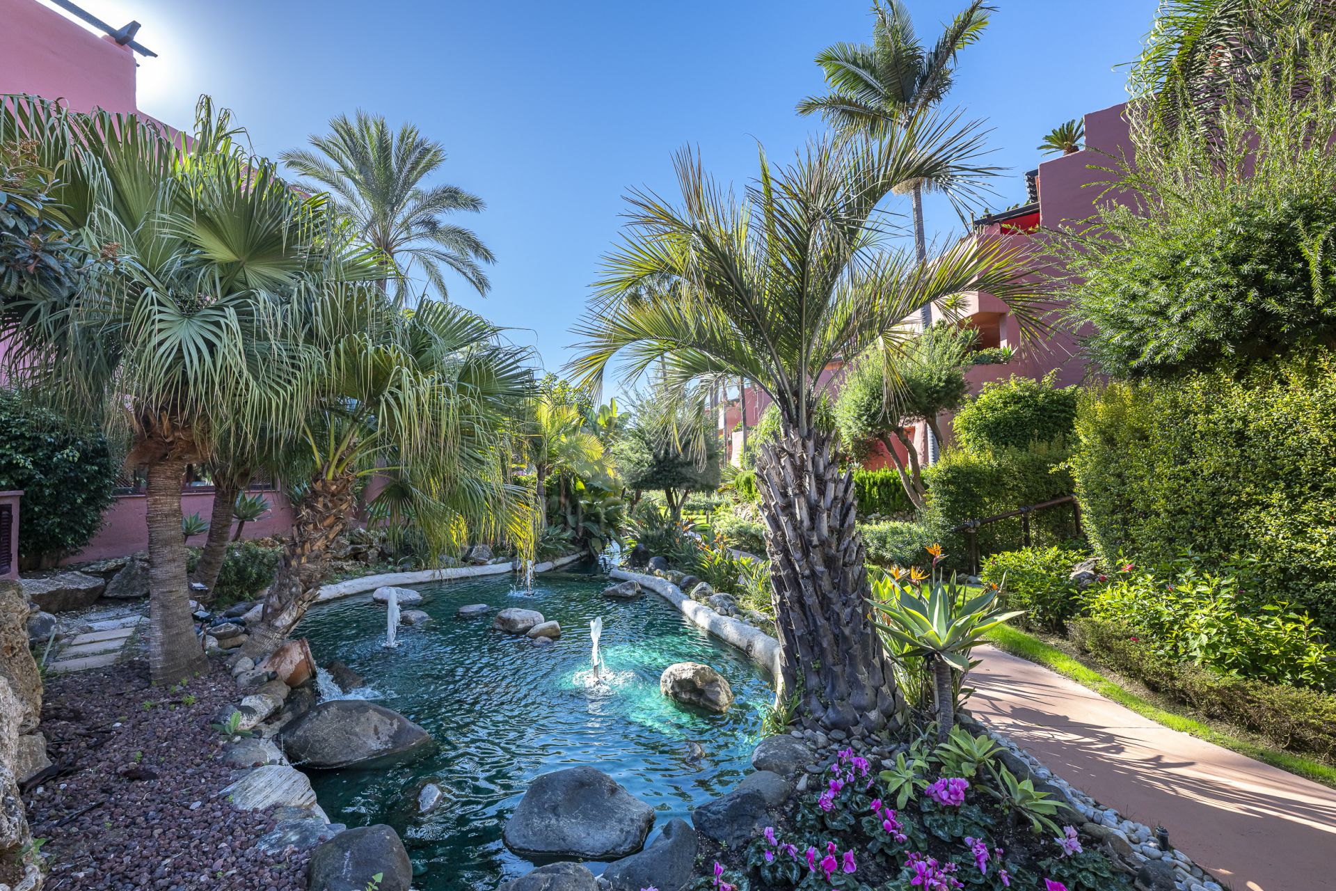 Ground Floor Apartment in Menara Beach, Estepona
