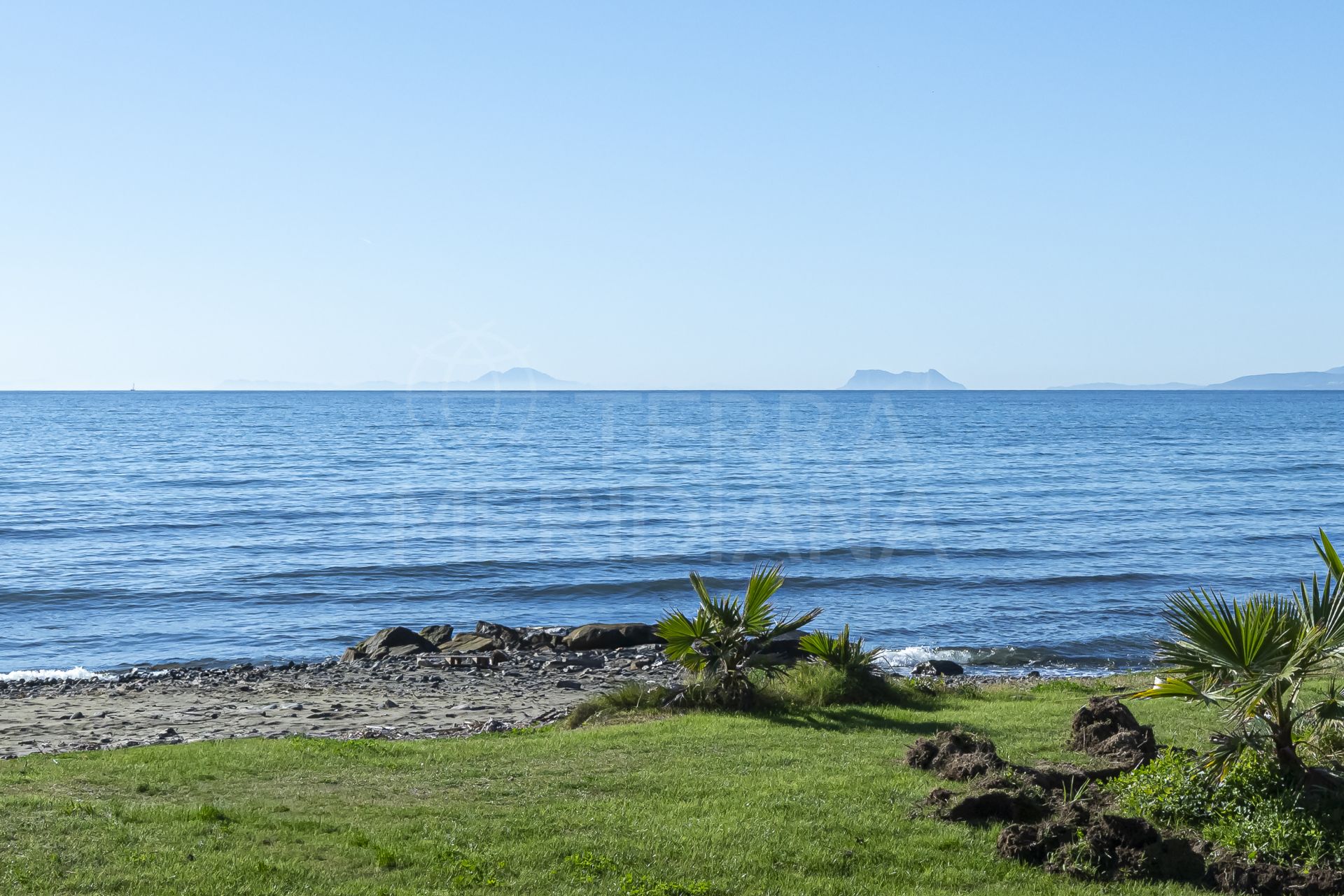 Ground Floor Apartment in Menara Beach, Estepona