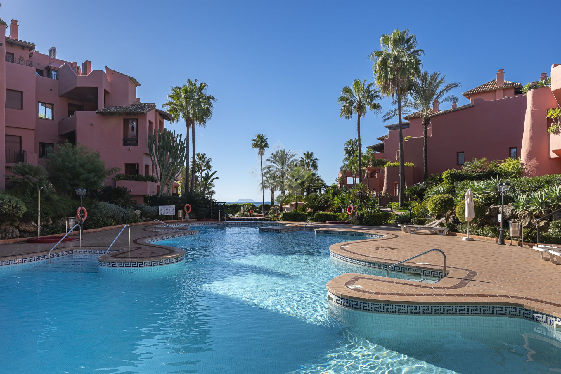 Ground Floor Apartment in Menara Beach, Estepona