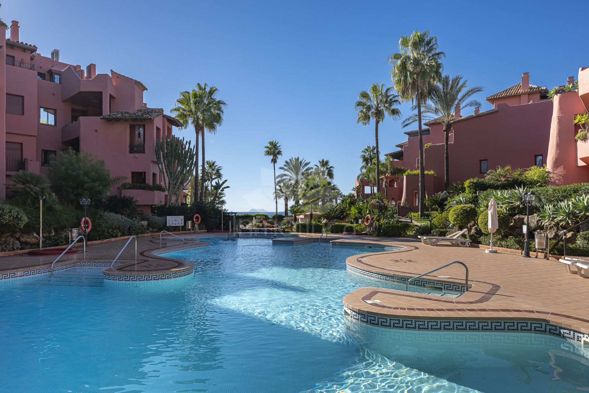 Ground Floor Apartment in Menara Beach, Estepona