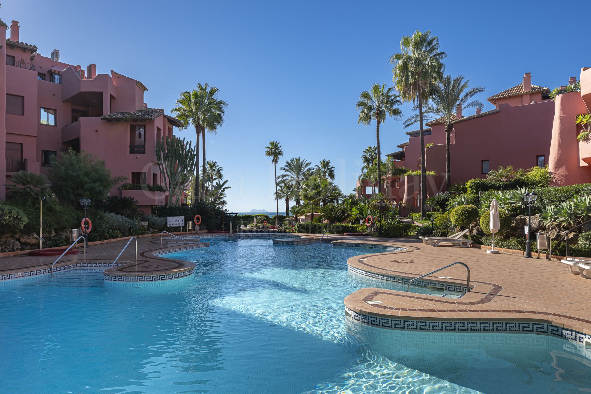 Apartamento Planta Baja en Menara Beach, Estepona