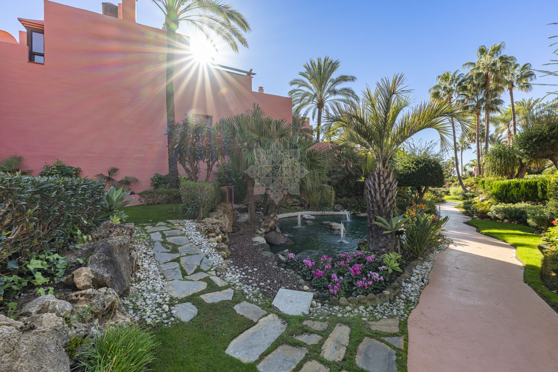 Ground Floor Apartment in Menara Beach, Estepona