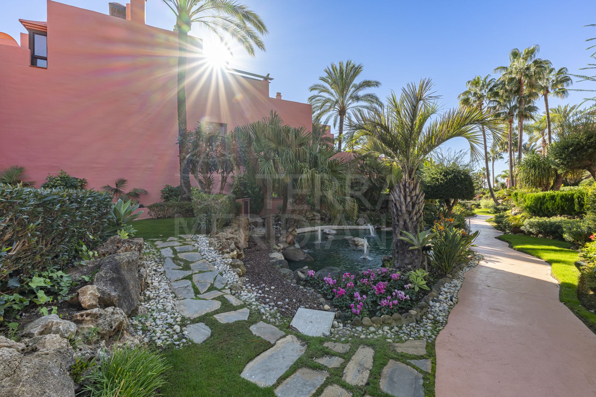 Ground Floor Apartment in Menara Beach, Estepona