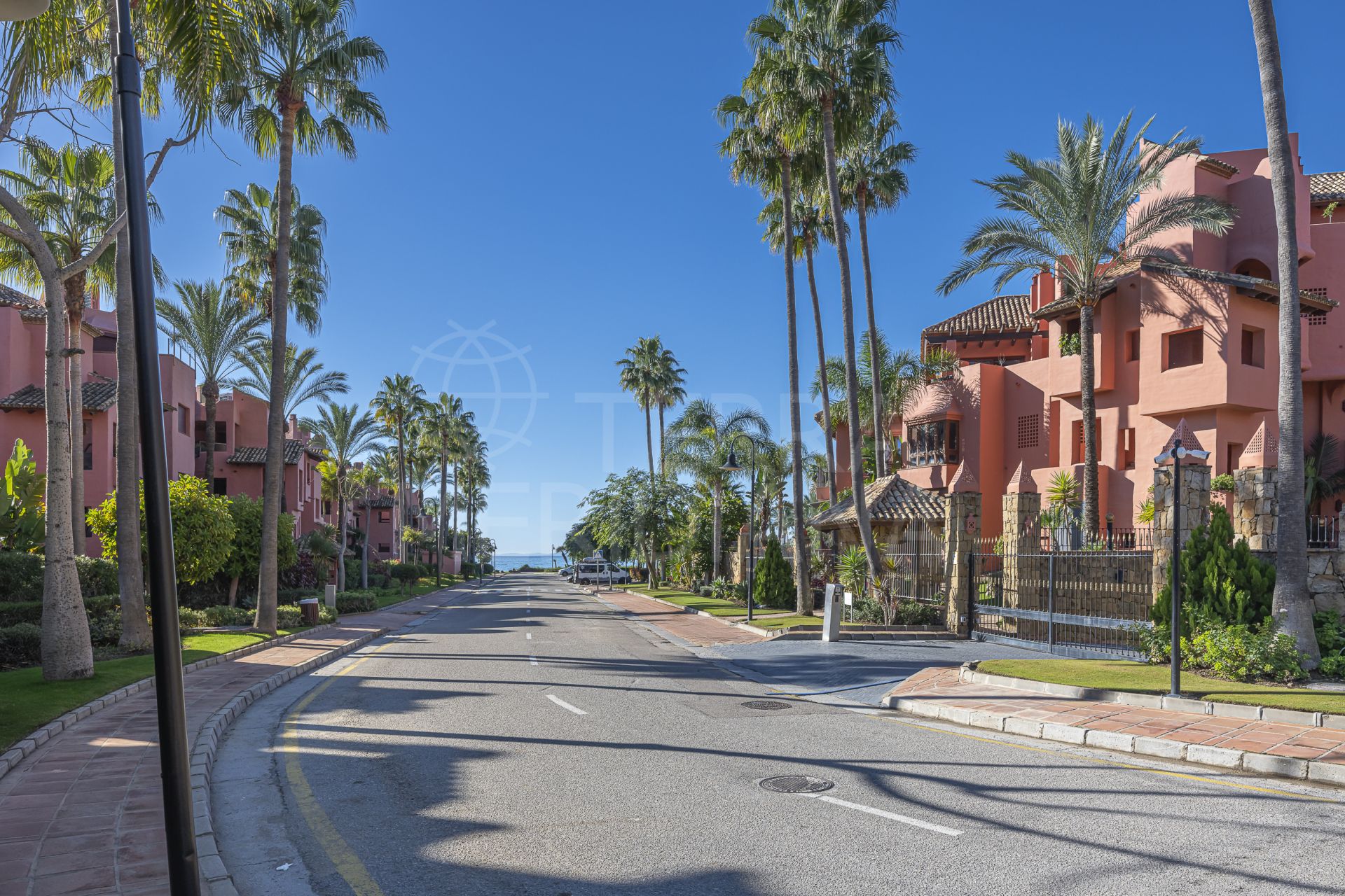 Ground Floor Apartment in Menara Beach, Estepona