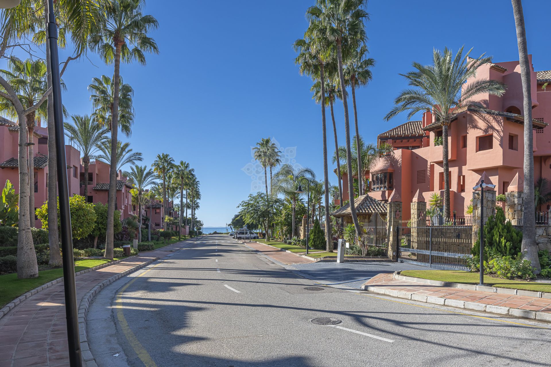 Ground Floor Apartment in Menara Beach, Estepona