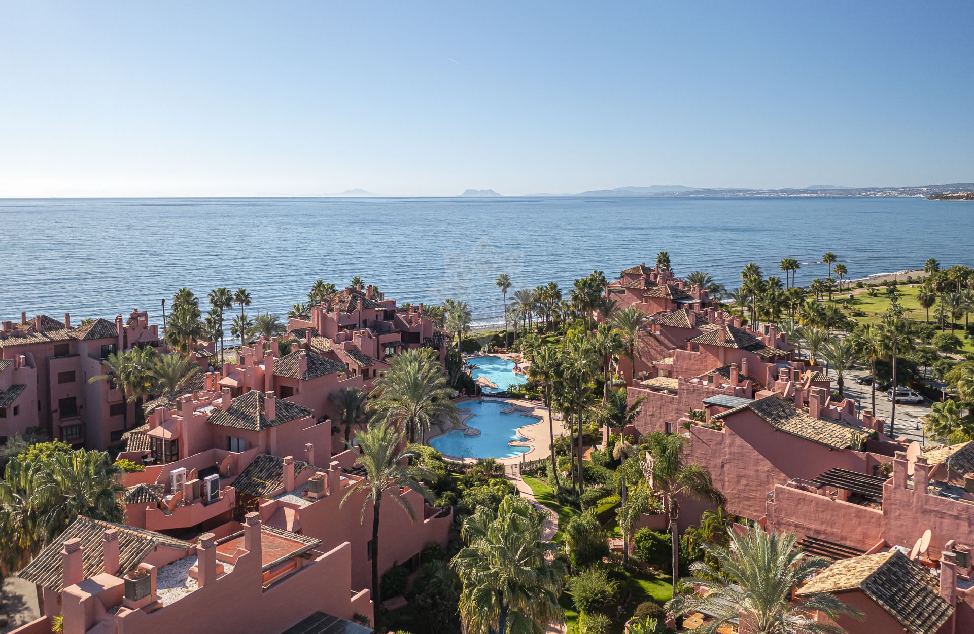 Ground Floor Apartment in Menara Beach, Estepona