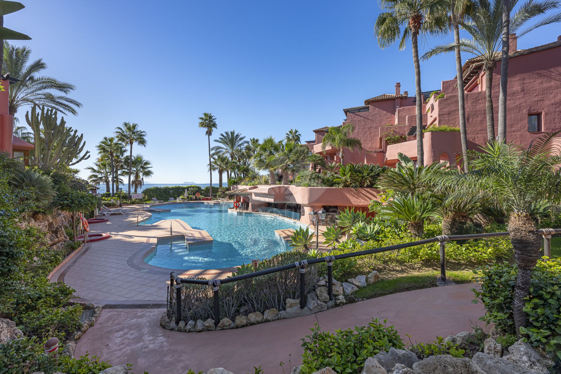 Ground Floor Apartment in Menara Beach, Estepona
