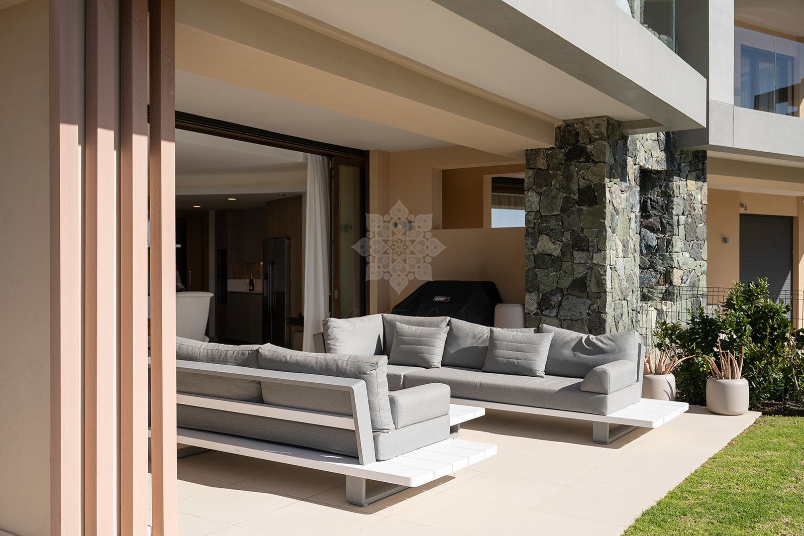 Ground Floor Apartment in Real de La Quinta, Benahavis