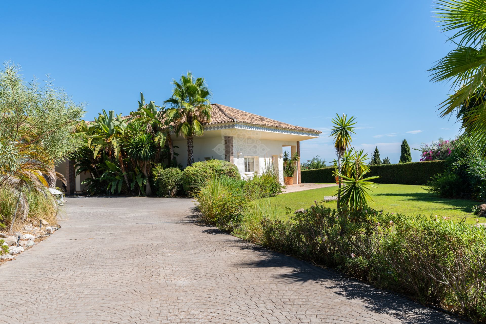 Villa in Puerto del Almendro, Benahavis