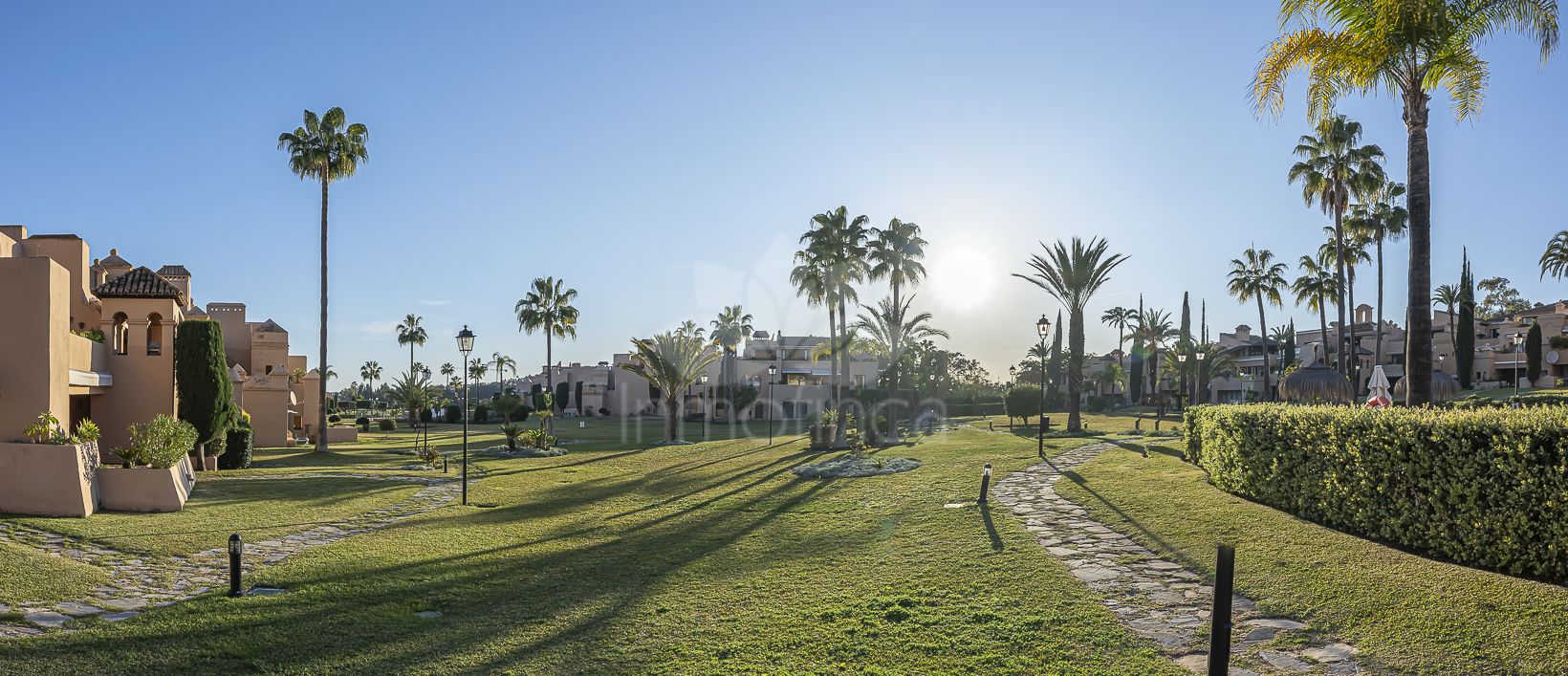 Atico Duplex en Nueva Atalaya, Estepona