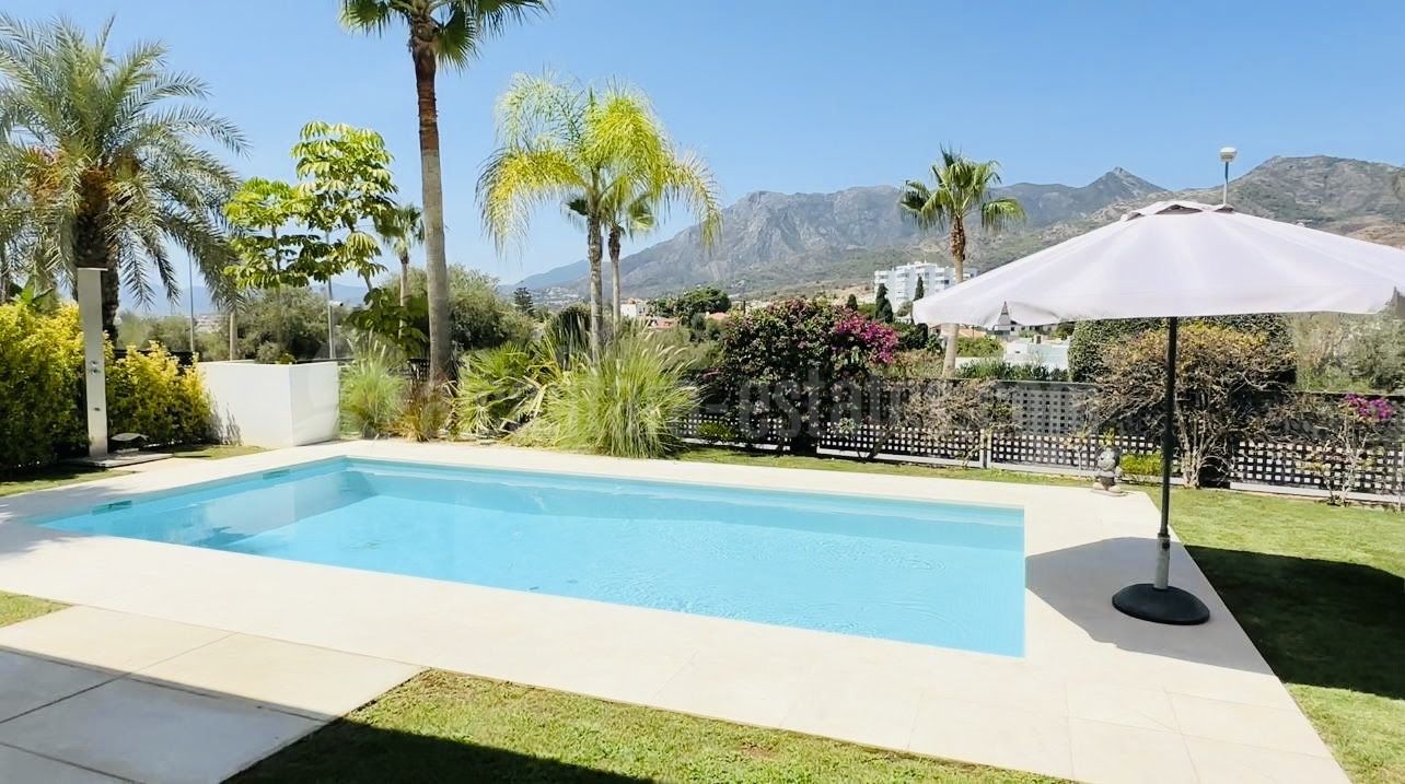 Villa en Rio Real, Marbella