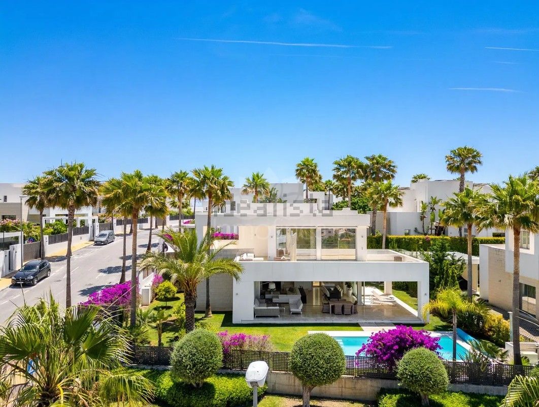 Villa in Rio Real, Marbella
