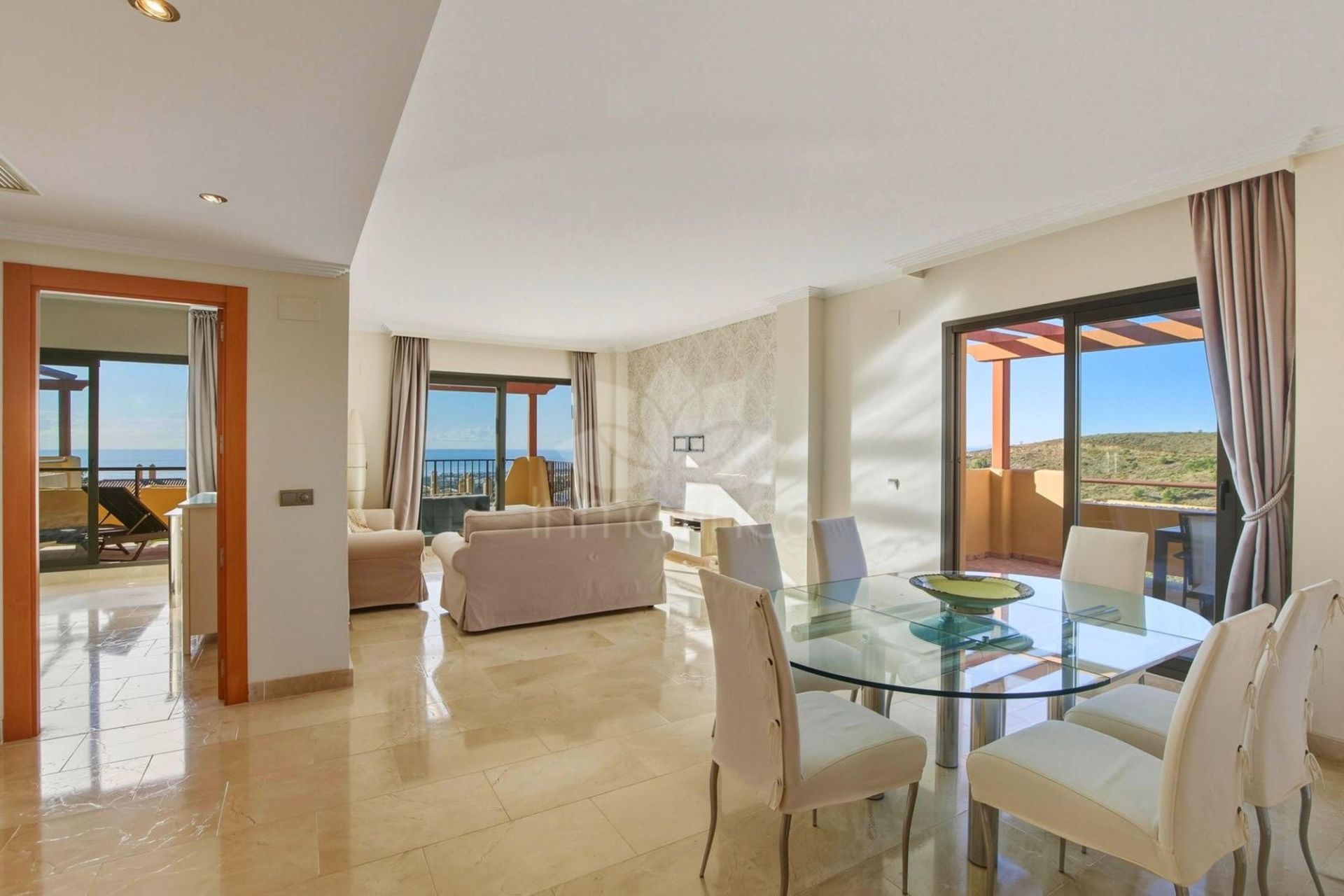 Penthouse in Altos del Paraiso, Benahavis