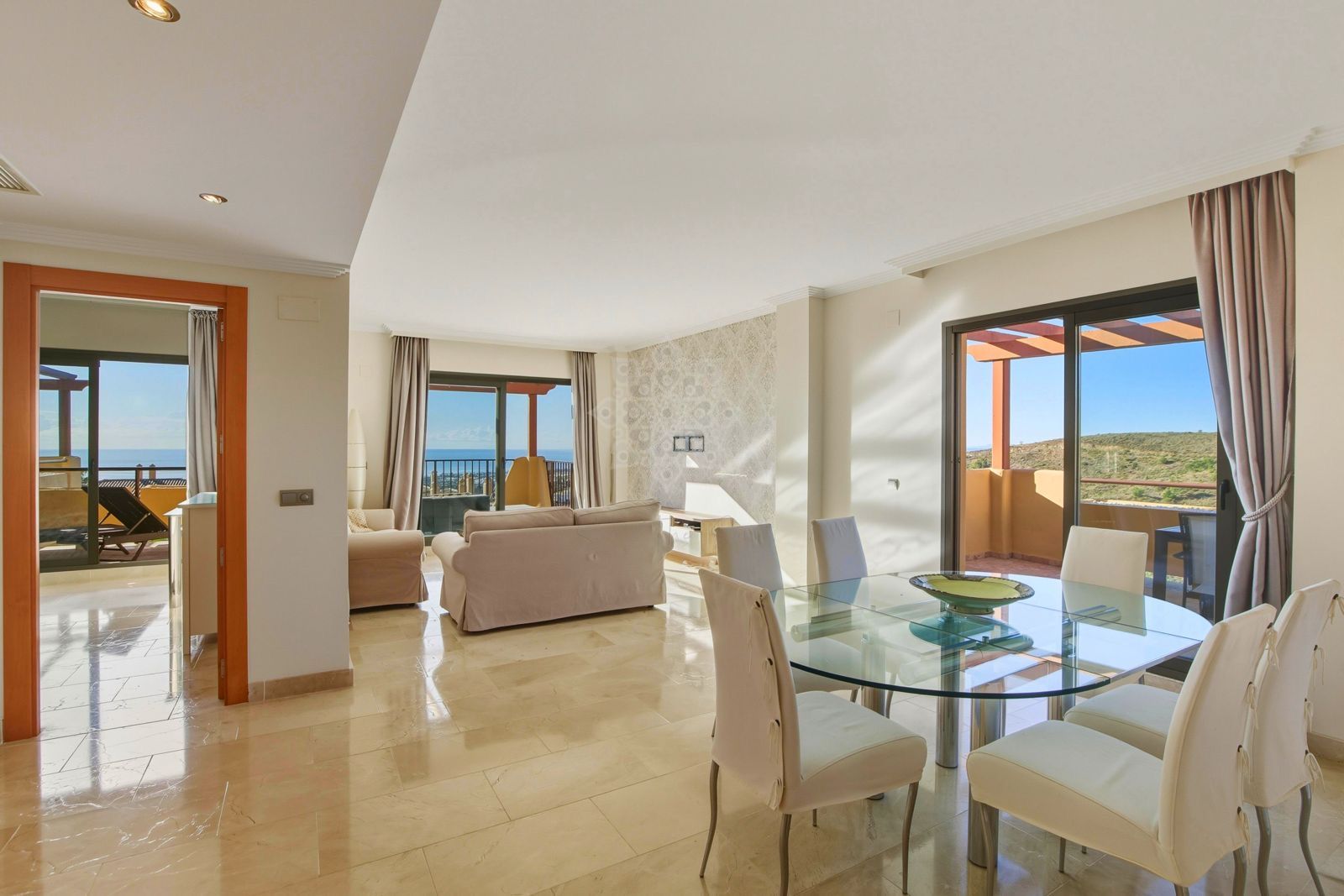 Penthouse in Altos del Paraiso, Benahavis