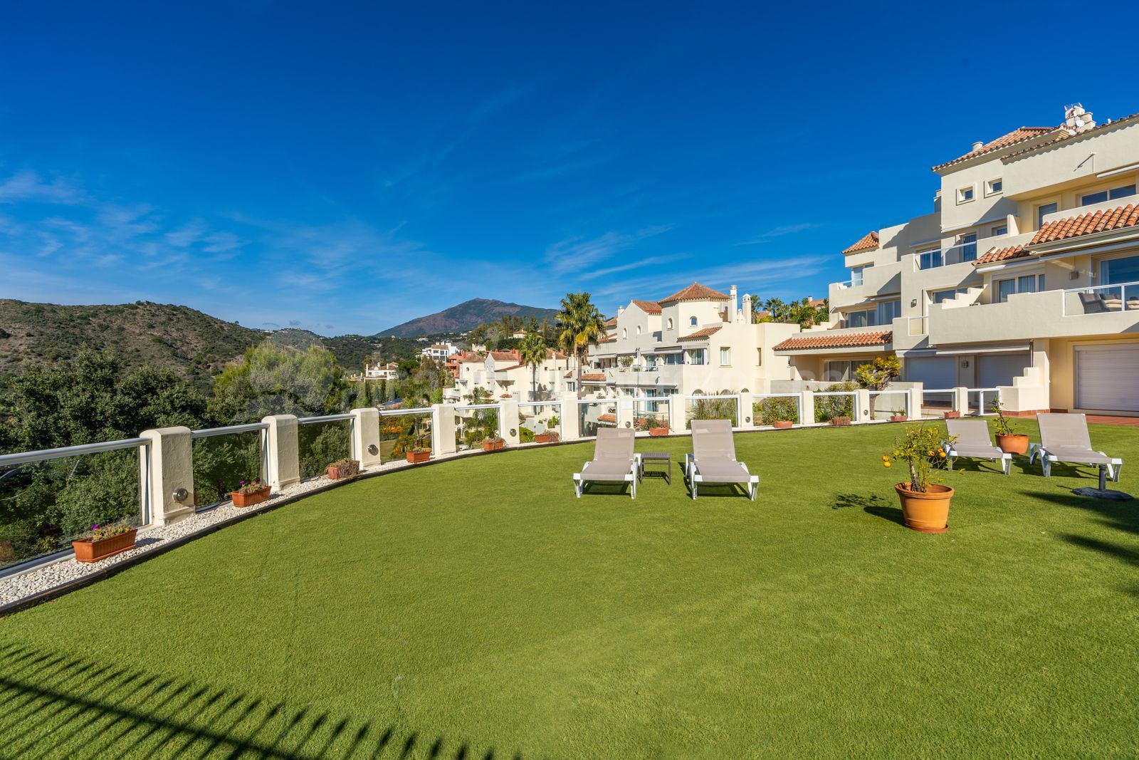 Apartamento en Puerto del Almendro, Benahavis