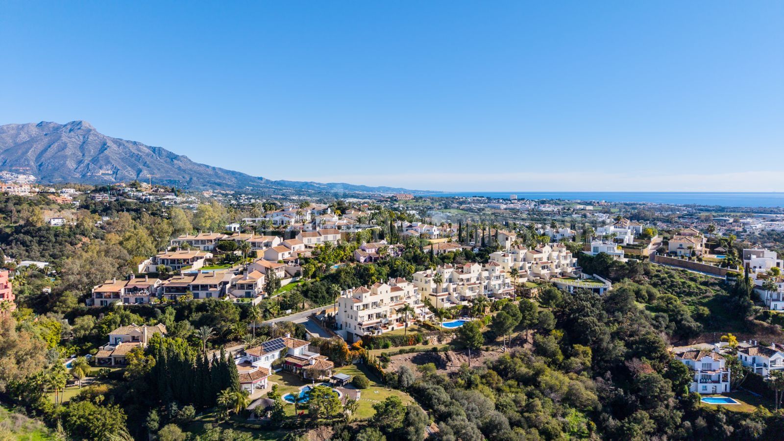 Apartamento en Puerto del Almendro, Benahavis