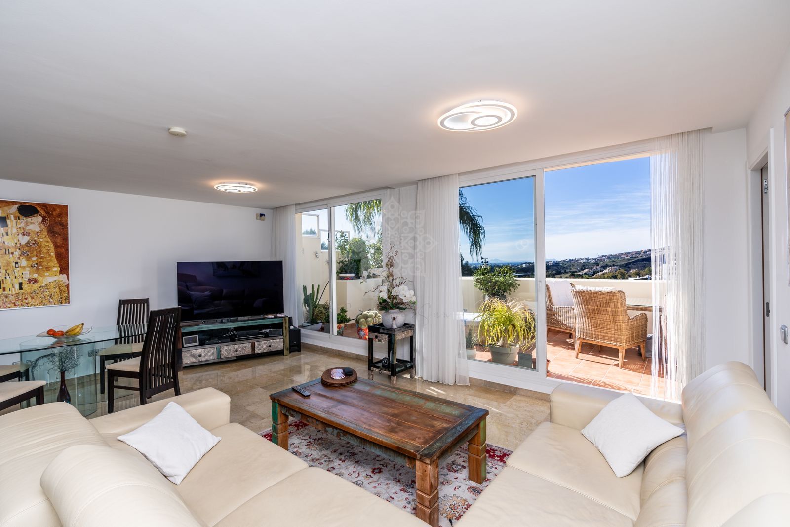 Apartment in Puerto del Almendro, Benahavis
