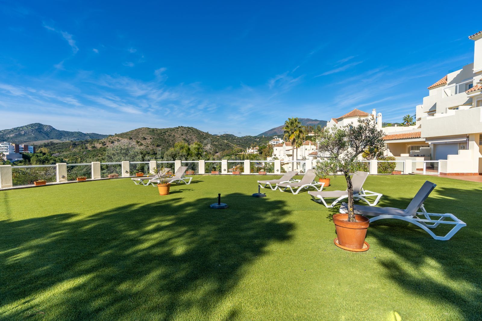 Apartamento en Puerto del Almendro, Benahavis